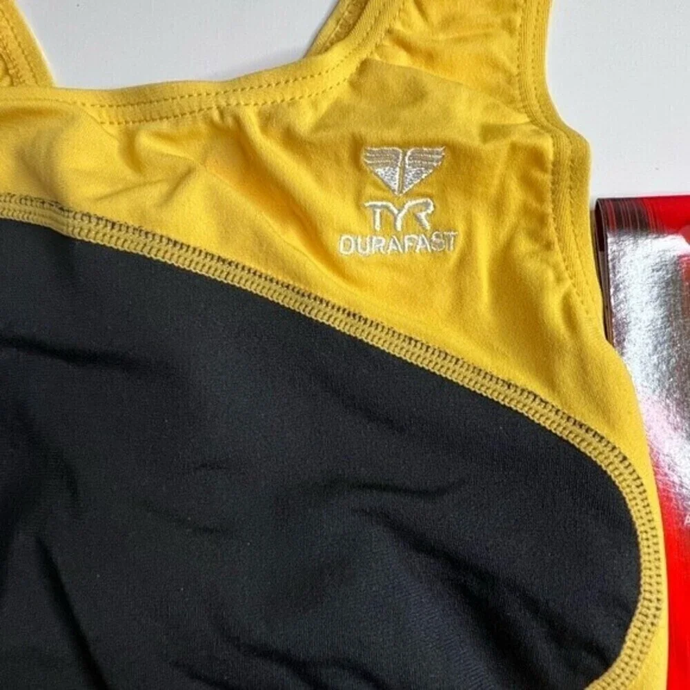 TYR Girls' Maxfit Swimsuit Atle- T-Splice black/gold size 8.